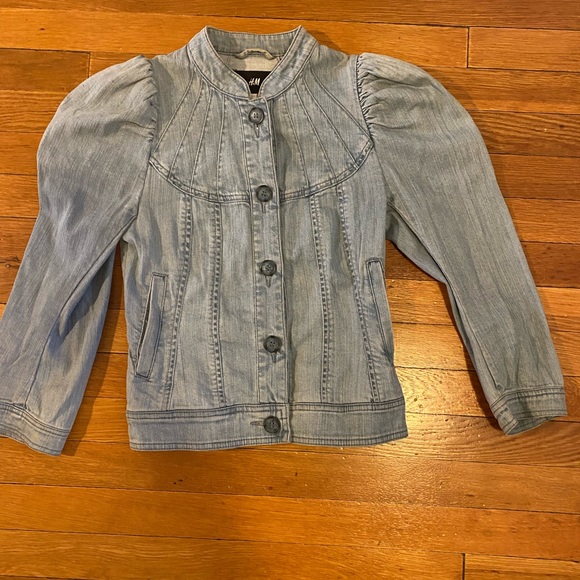 H&M Jackets & Blazers - H&M puff sleeve jean jacket coat crop fitted 6 M S light denim